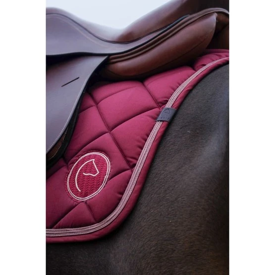 EQUITHÈME Schabracke Badge Springen Dunkelgrün Warmblut 8 EQUITHÈME Schabracke Badge Springen Dunkelgrün Warmblut – Bild 6