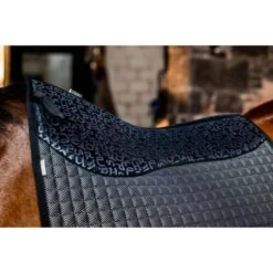 Horseware Schabracke Comfort Tech Dressur Schwarz Vollblut/Warmblut 22 Horseware Schabracke Comfort Tech Dressur Schwarz Vollblut/Warmblut -Waldhausen Verkaufe hw dahtld k000 horseware tech comfort dressage pad 4.67bd38 1