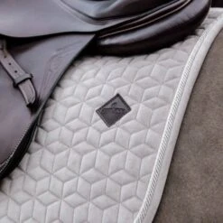 Kentucky Horsewear Kentucky Schabracke Basic Fluwelen Springen Beige Warmblut -Waldhausen Verkaufe kentucky 42589 32 sj 4.edf443