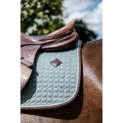 Kentucky Horsewear Kentucky Spring Satteldecke Classic Leder Dusty Green Warmblut -Waldhausen Verkaufe kentucky 485a1419.dd88d3