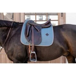 Kentucky Horsewear Kentucky Dressur Satteldecke Classic Leder Dusty Blue Warmblut -Waldhausen Verkaufe kentucky 485a7798.75fe7b