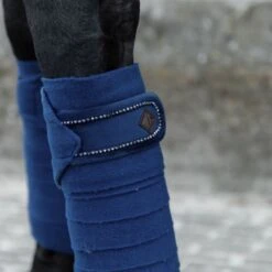 Kentucky Horsewear Kentucky Bandagen Polar Fleece Velvet Pearls Beige Warmblut -Waldhausen Verkaufe kentucky bandages polar fleece velvet pearls navy 1.609268 2