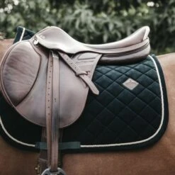 Kentucky Horsewear Kentucky Springsatteldecke Corduroy Bordeaux Warmblut -Waldhausen Verkaufe kentucky spring zadeldekje corduroy pg.c9d614 2