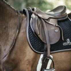 Kentucky Horsewear Kentucky Springsatteldecke Fishbone Leder Navy Warmblut -Waldhausen Verkaufe kentucky spring zadeldekje fishbone leather black 1.83c806 1