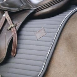 Kentucky Horsewear Kentucky Springsatteldecke Pearls Grau Warmblut -Waldhausen Verkaufe kentucky spring zadeldekje pearls grey 1.a8ea42 2