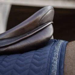 Kentucky Horsewear Kentucky Schabracke Glitter Stone Dressur Schwarz -Waldhausen Verkaufe kentucky zadeldekje glitter stone dressuur navy 2.859f7f