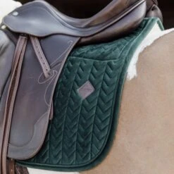 Kentucky Horsewear Kentucky Schabracke Skin Friendly Dressuur Pine Green Warmblut -Waldhausen Verkaufe kentucky zadeldekje skin friendly velvet dr pg.bb64af 2