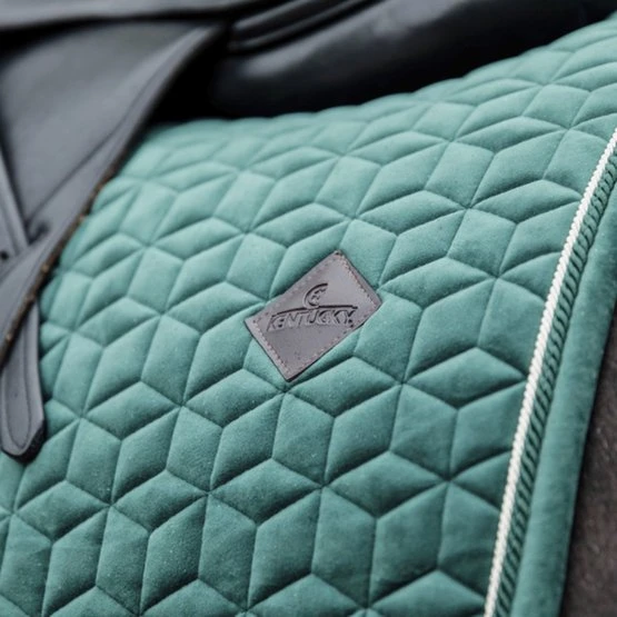 Kentucky Horsewear Kentucky Schabracke Samt Dressur Dunkelgrün 4 Kentucky Horsewear Kentucky Schabracke Samt Dressur Dunkelgrün – Bild 2