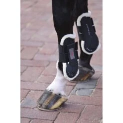 Covalliero Sehnenschutz TecAir Synthetic Fur Schwarz -Waldhausen Verkaufe kerbl 322465120.4eed43