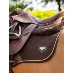 LeMieux Satteldecke Jumping Puissance Wildleder Schwarz -Waldhausen Verkaufe lemieux it03805 lifestyle puissancesuedeccpad brown 5 copy.97d1d7 1