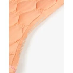 PS Of Sweden Schabracke Ruffle Springen Schwarz -Waldhausen Verkaufe ps ruffle quote coral 2022 7960 1500x2000.24d7cc